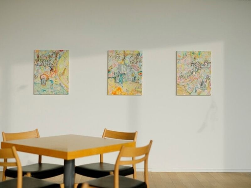 アート作品に囲まれたこだわりの空間