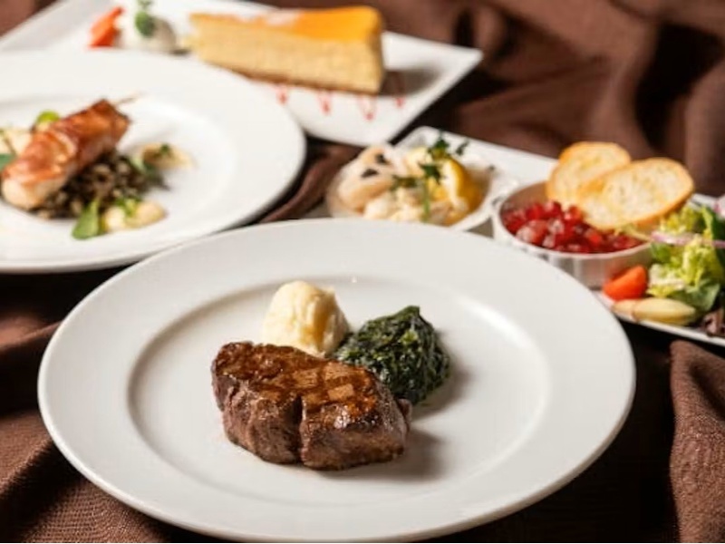 最も柔らかいフィレミニョン、熟成により凝縮された上品な旨味ととろける食感が絶品