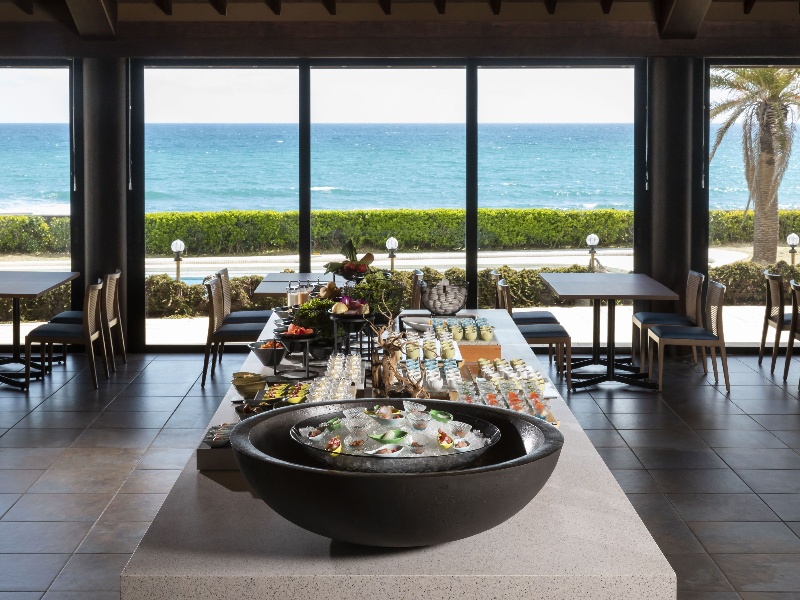 朝食ビュッフェ会場「GUNJO」