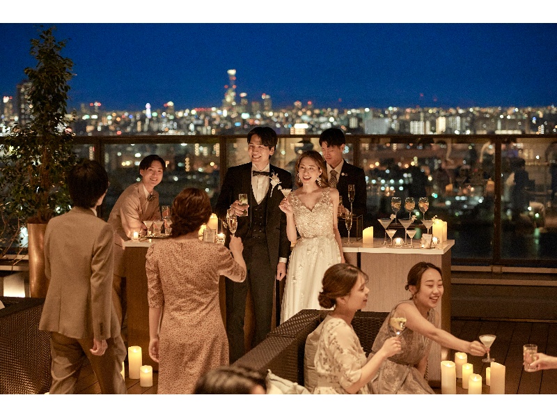 潮風とともに夜景の中でナイトパーティー