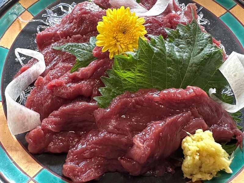 信州の馬刺し（1皿100g）
※別注料理