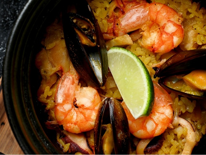 土鍋のシーフードパエリア風
