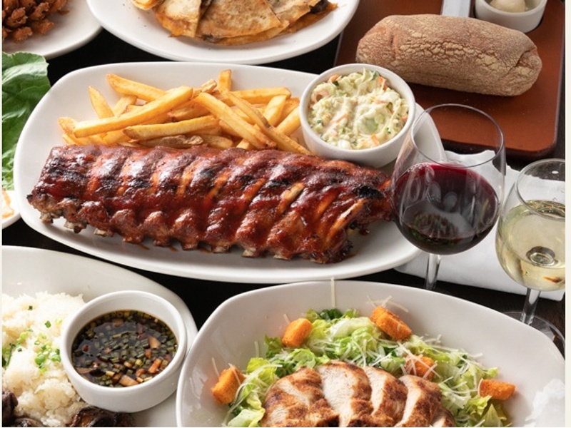 豪快なステーキをメインとした宴会コースで、いつもと違う特別な飲み会体験を。記念日や祝いの席にも◎