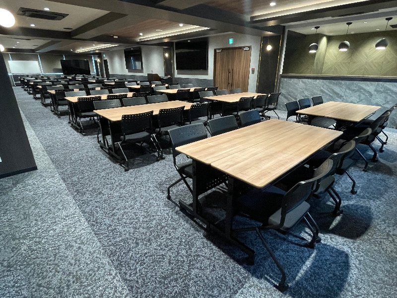 【メインフロア（島型レイアウト）】- TIME SHARING 新橋駅前5F（銀座口） の写真