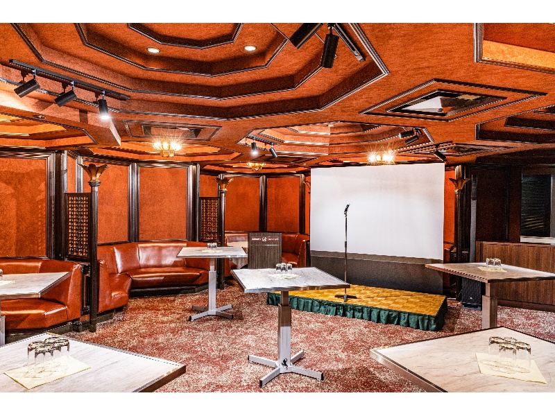 パーティースペースガーネット　Aルーム（B1)
立食形式
※着席ブッフェも可能です。