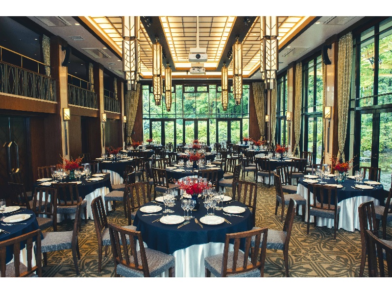 【宴会場｜本館】ザ ボールルーム
(着席120名様/立食140名様/スクール80名様/シアター210名様)