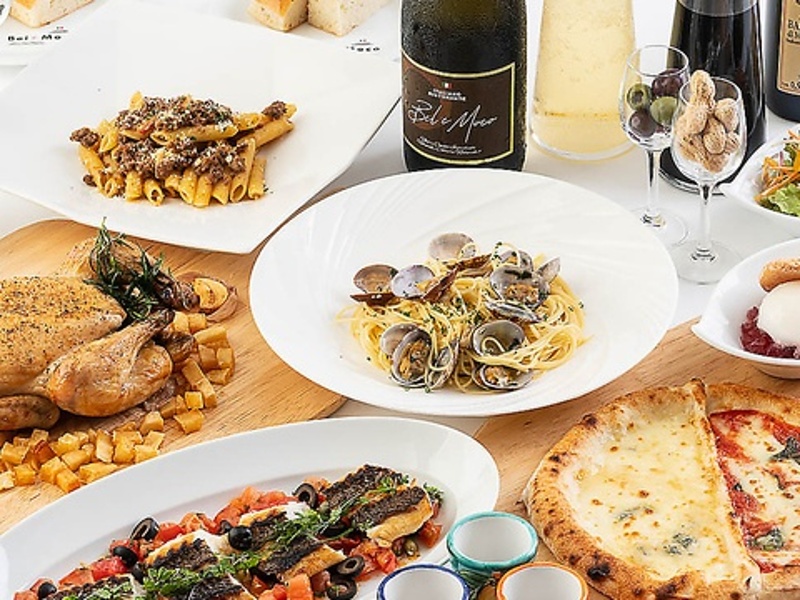 経験豊富なソムリエが厳選したイタリアワインと、料理長こだわりのコース料理の組み合わせが宴席を格上げします。ワイン好きのゲストも唸らせる本格的なマリアージュをご堪能ください。