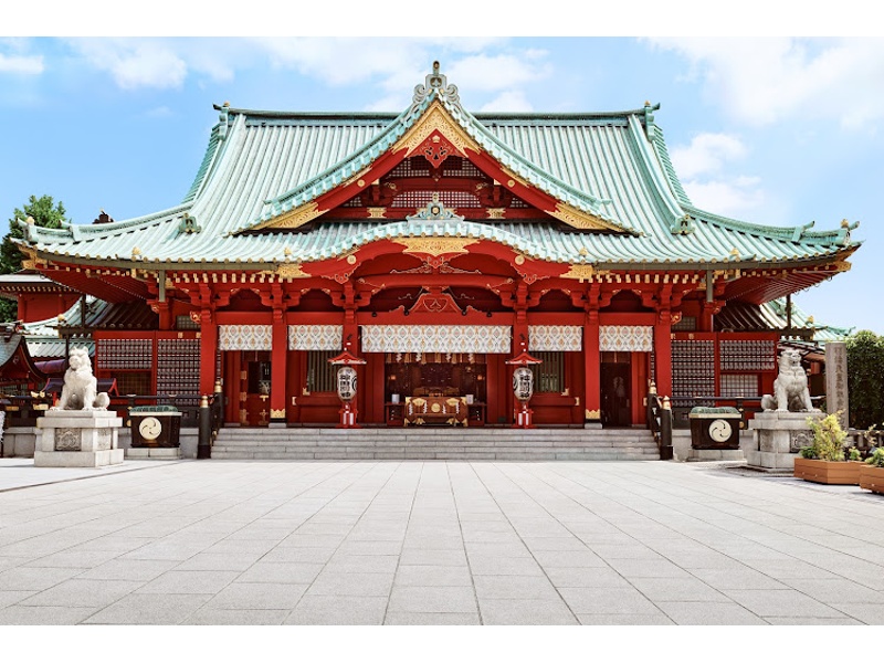 神田明神は、江戸時代より「江戸総鎮守」として崇敬される、東京の歴史ある神社です。商売繁盛や縁結び、除災厄除の神様として知られ、企業参拝も承っており、古き良き伝統と現代文化が融合する唯一無二な存在です。