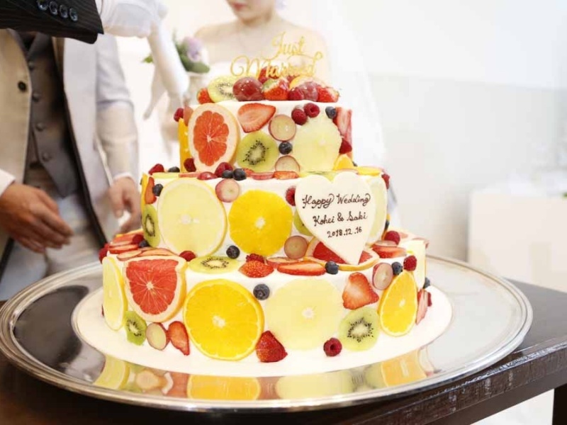 自分らしさが溢れるオリジナルウエディングケーキ
可愛いケーキ　おもしろいケーキ　キャラクターケーキ世界に一つだけの　お二人らしいオリジナルウエディングケーキ♪
自由にお二人らしさを表現して下さい