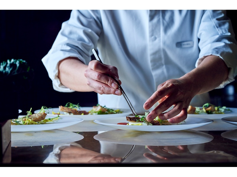 盛り付けシーン イメージ