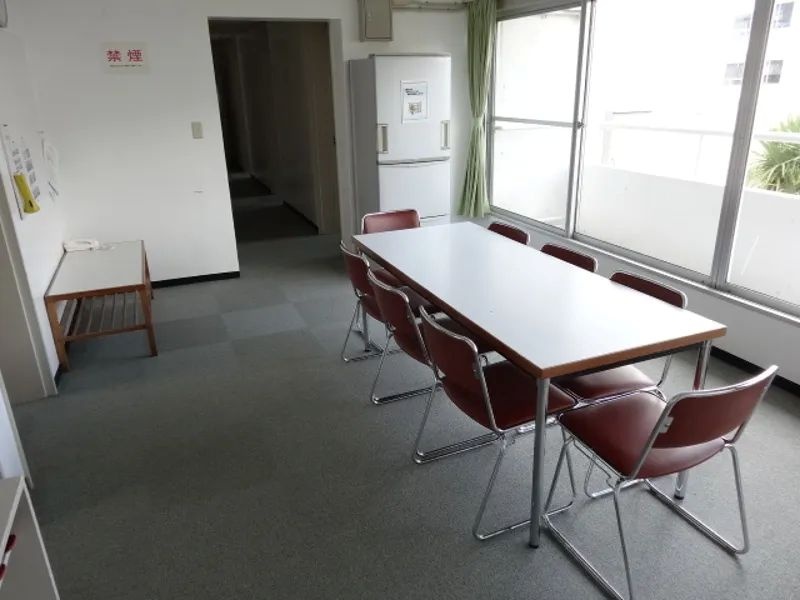 宿泊棟（８人用）ミーティングルーム