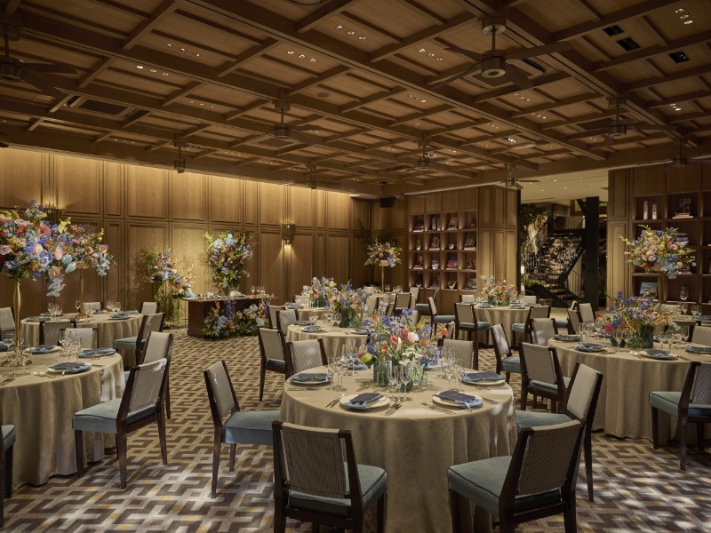 空間作りにもこだわりもってコーディネート致します。
レセプションスペースから、会場装花のまで、お気軽にお問合せくださいませ。