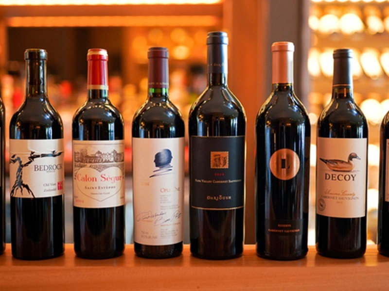 【料理一例】アメリカ産のワインを中心に、フランスやイタリアの選りすぐりのワインをご用意