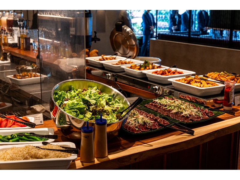 忘新年会や歓送迎会などにおすすめ！
【鮭ハラス・黒毛和牛ロースト＆選べる貸切2時間パーティープラン9,050円】