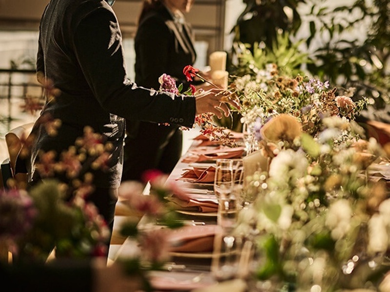 結婚式の二次会にも!
川越駅直結の好アクセスのレストランを貸切にし、
結婚式後の二次会をお楽しみいただけます。