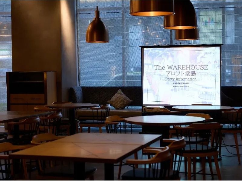 後方からもスクリーンが見えます