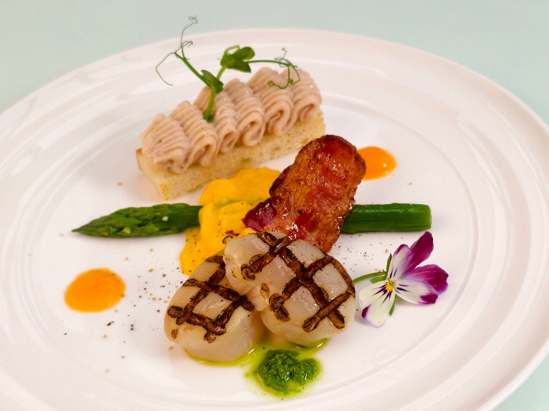 【春宴会】お祝いパーティープラン ―洋食コーススタイル― 10,000円