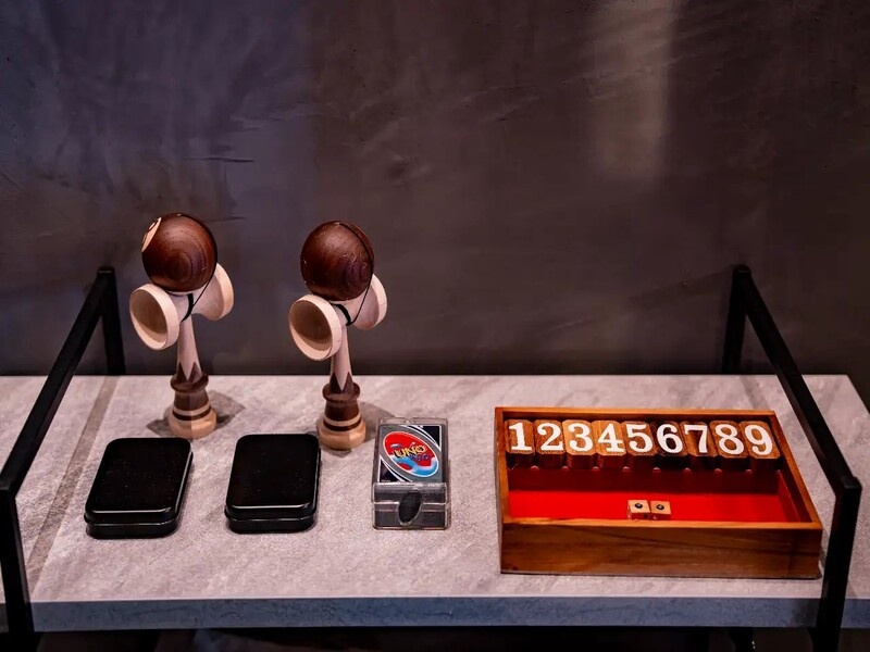 次世代を行くアミューズメントバー！
遊び放題♪歌い放題♪飲み放題の込々時間制料金
洗練された大人にピッタリの空間