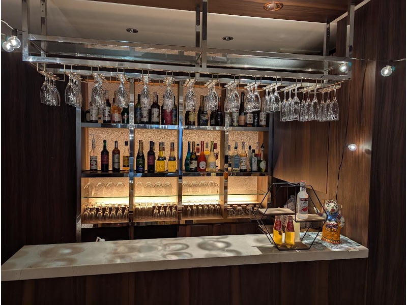 お洒落なバーカウンター。