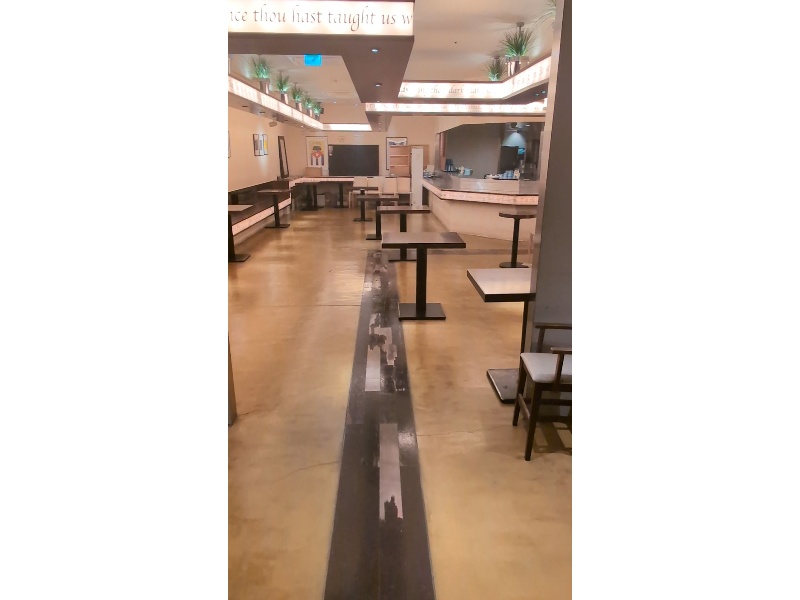 館内とつながってるフロア側の立食シーンの
イメージ　こちらでMAX４０名～５０名くらいまで可能