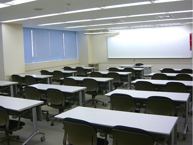 大研修室(100-112㎡)全4室
スクール最大48名 島型最大36名(6名×6島)