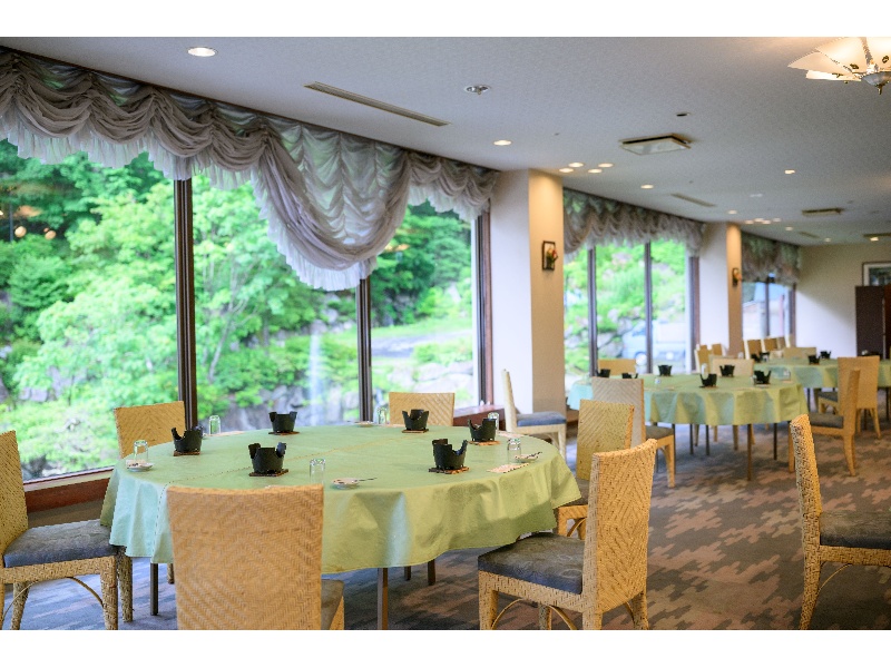 ギャラリーホールの円卓宴会の一例