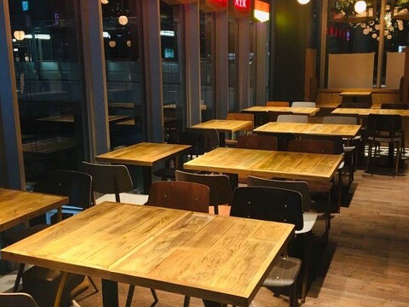 店内は広々としたお洒落な空間。歓送迎会、懇親会、同窓会など様々なパーティーに最適!