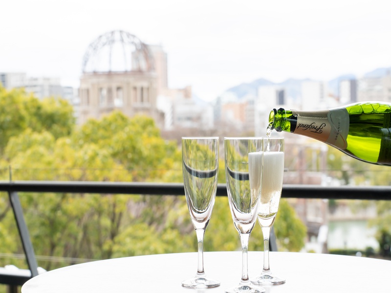 5F テラスからの景色
世界遺産「原爆ドーム」や美しい広島の街並みを見渡せる、唯一無二のロケーションです。