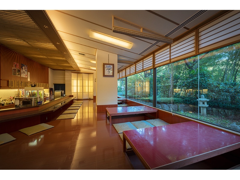 居酒屋 歩楽里（ふらり）
二次会にご利用いただけます。※要事前予約