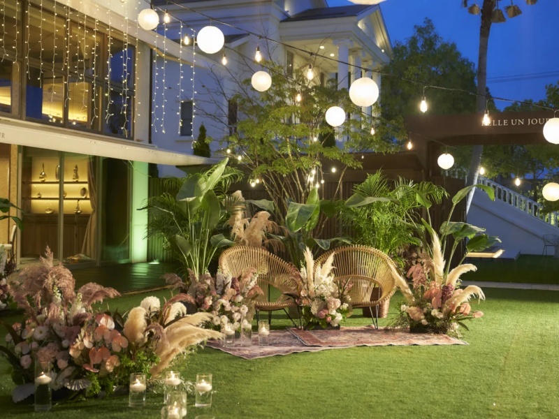 ガーデンでのランチミーティングやコーヒーブレイクも可能。屋内外を自由に使い、リフレッシュしながら効率的な会議を実現します。