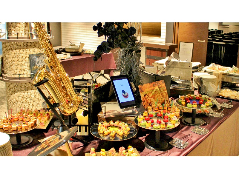 ☆ケータリング忘年会・新年会キャンペーン☆
期間限定！会場費10％OFF＋天吊りプロジェクターサービスのお得プラン！