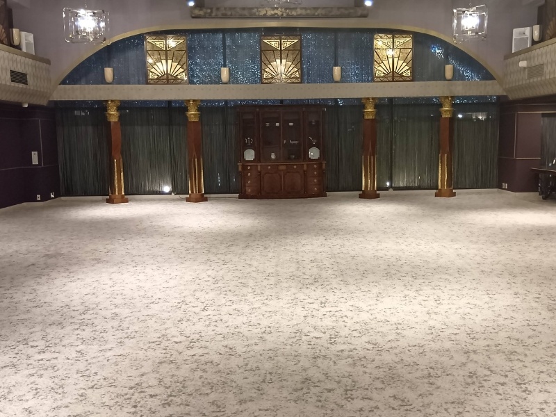 乃木坂倶楽部
天井高8.8m