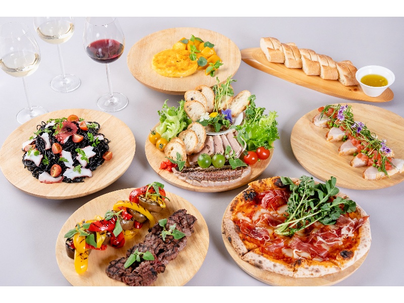 ＊＊＊2025-忘年会プラン　13,000円　シェフ厳選食材で彩るプレミアムパーティープラン×スパークリング付きフリーフロー＊＊＊
立食でも着席でも対応致します（立食は最大150名様まで）