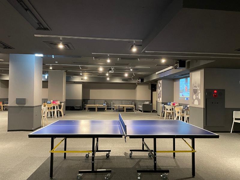 正面に対して右側からみたスペース