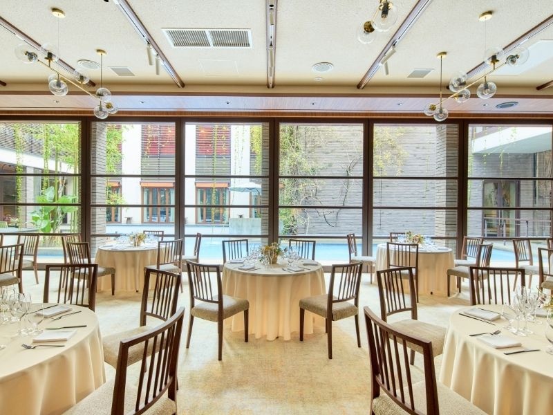 THE TERRACE DINING（立食160名/着席90名）