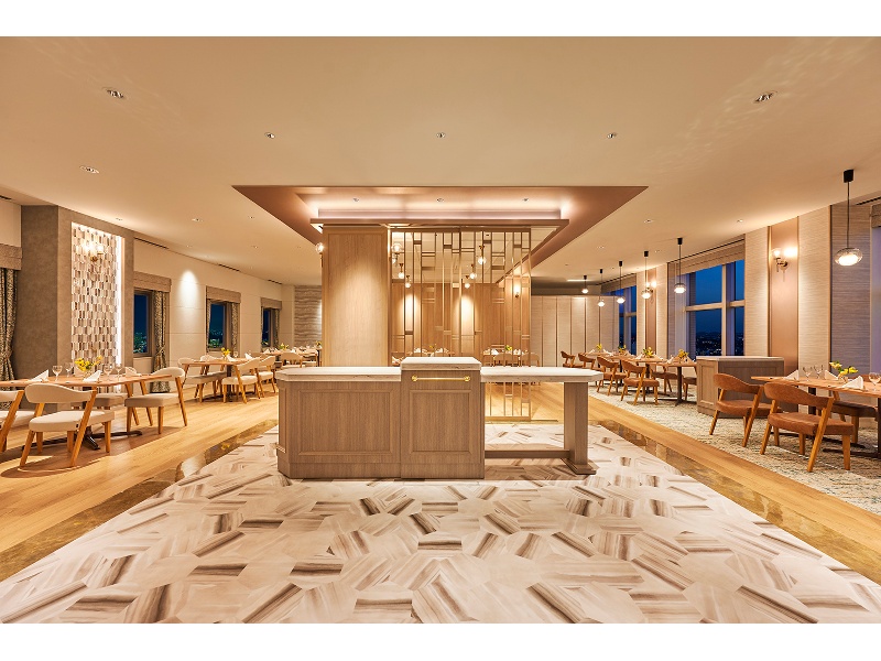 【ダイニング貸切】
着席：50〜60名様 ／ 立食：50〜100名様