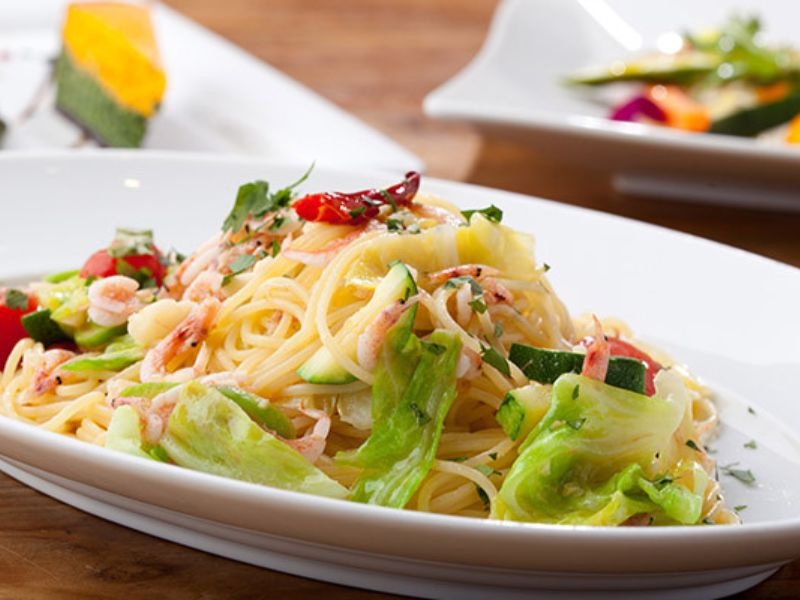 【女子会や合コンにも◎】魚介・肉・旬野菜をバランスよく取り入れた「前菜」～「メインディッシュ」を豪華に取り揃えた《超お得コース》【全5品/3,300円】