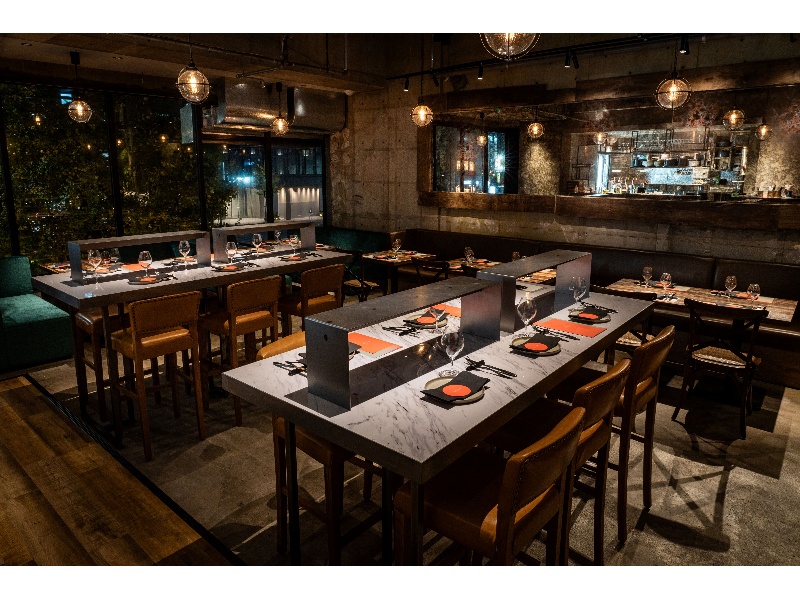 2階席の空間は貸切パーティーにご使用いただけます。