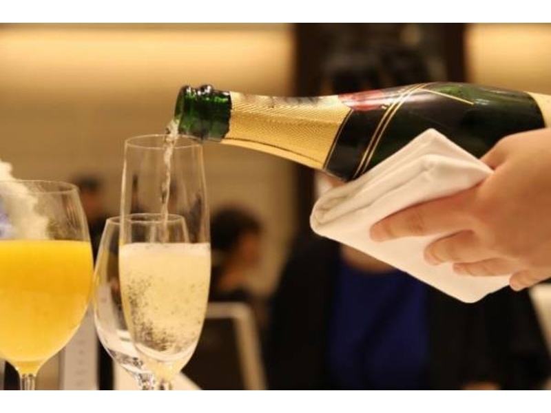 サンクス会議プラン〈プレミアム〉
周年記念やご接待に相応しいプレミアムなお料理とお飲物を、感謝価格でご提供いたします。