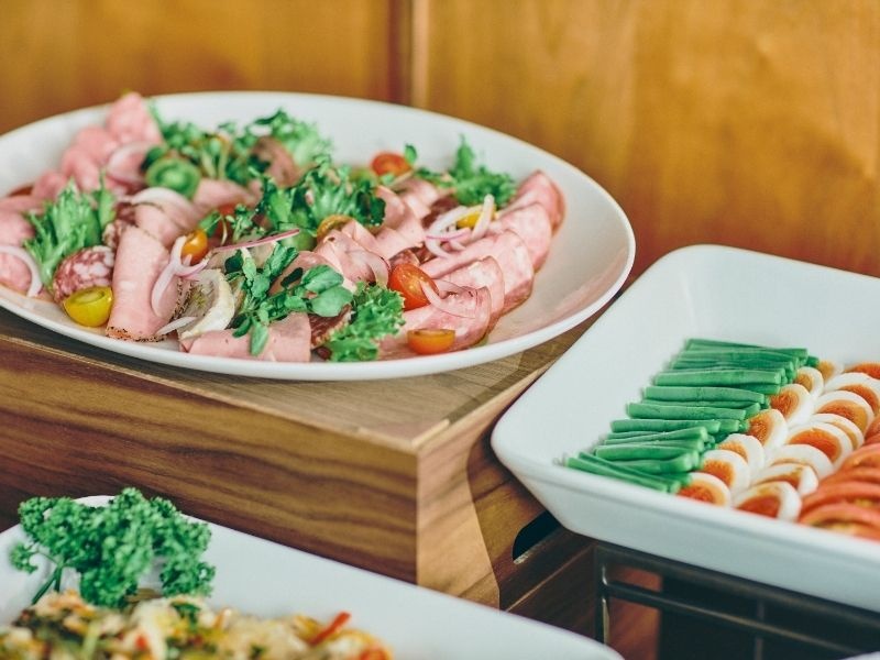 ブッフェ料理
ハム・サラミ盛り合わせ