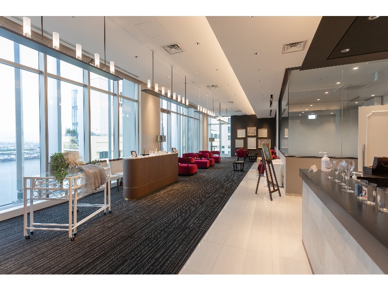 受付から期待できる雰囲気の15階ゲストルーム