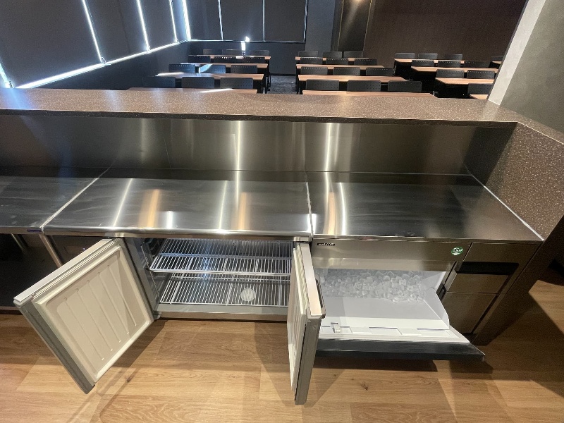 【バーカウンター】- TIME SHARING 新橋駅前5F（銀座口）