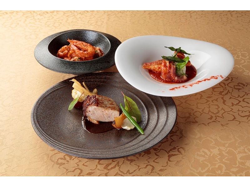 厳選した旬の食材を使用したシェフおまかせのコース料理