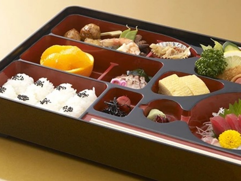 彩り豊かなおかずが丁寧に詰められた、TKPのお弁当。会議中のお食事はもちろん、お弁当の手配もワンストップでお任せいただけます。