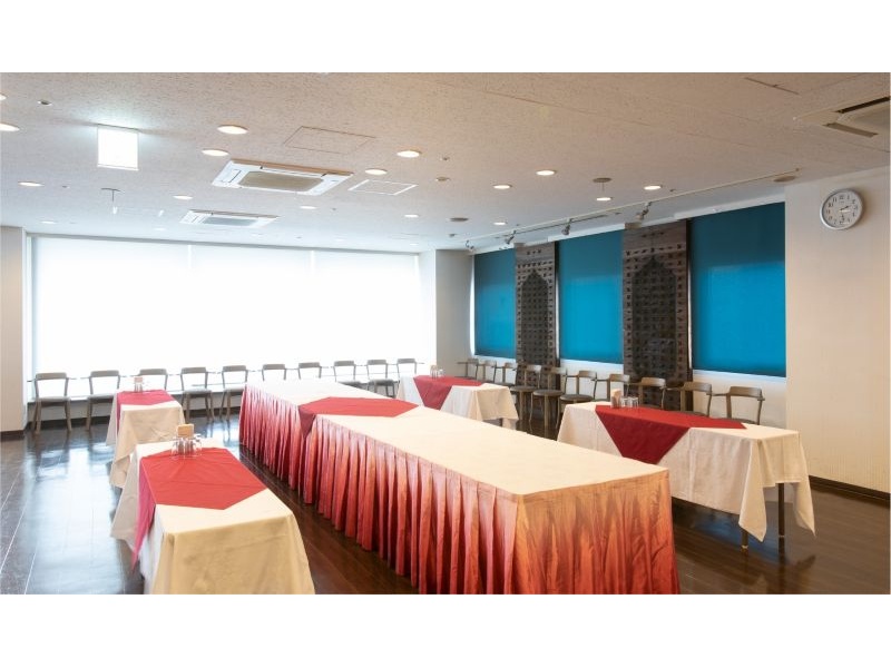 【懇親会場】
グラン・ブルー<立食60名・着席40名程度>