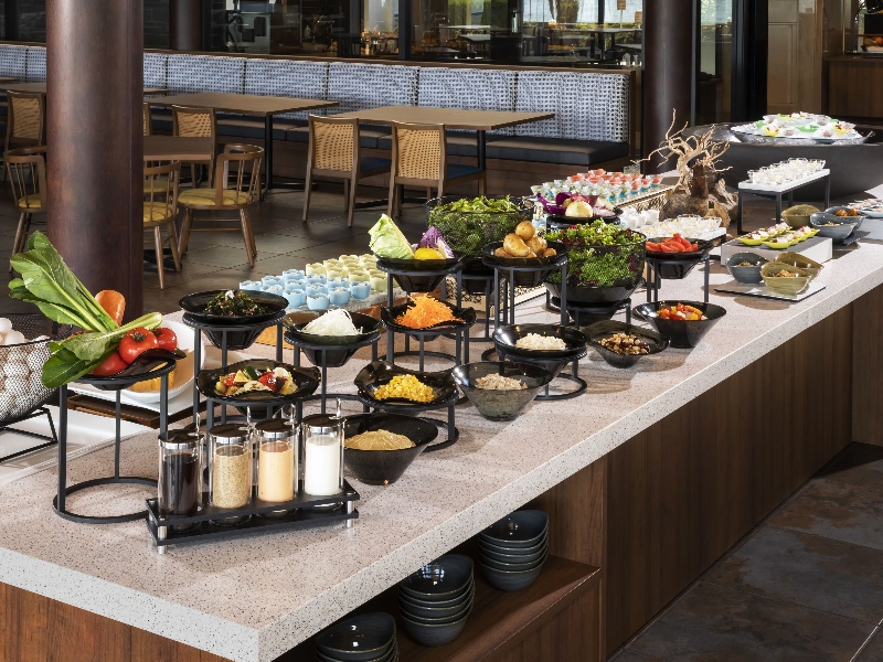 朝食ビュッフェ会場「GUNJO」