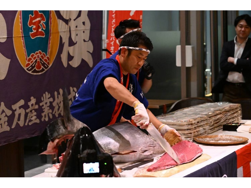 （オプション）マグロ解体ショー