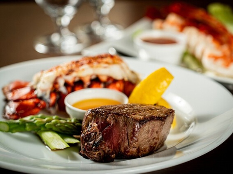 料理はどれも最上級、特別な接待やお祝いにふさわしい贅沢を