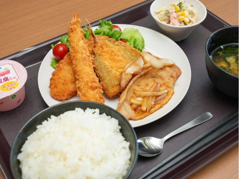 お食事（イメージ）