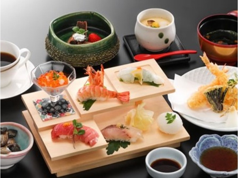 和食料理長の技が光る会席料理や創作料理で、大切なお客様をおもてなしいたします。